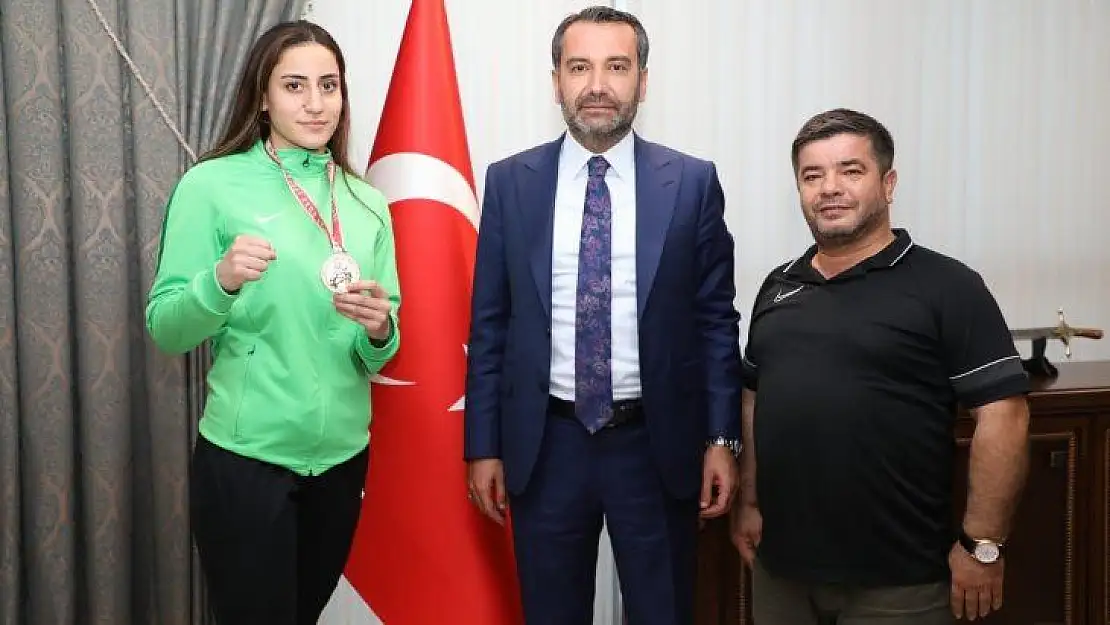 Gizem Özer'e milli davet