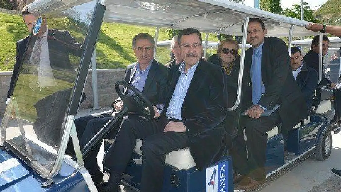 Gökçek ve Yanılmaz Bir Arada