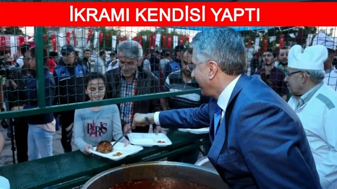 Başkan Vatandaşla İftar Açtı