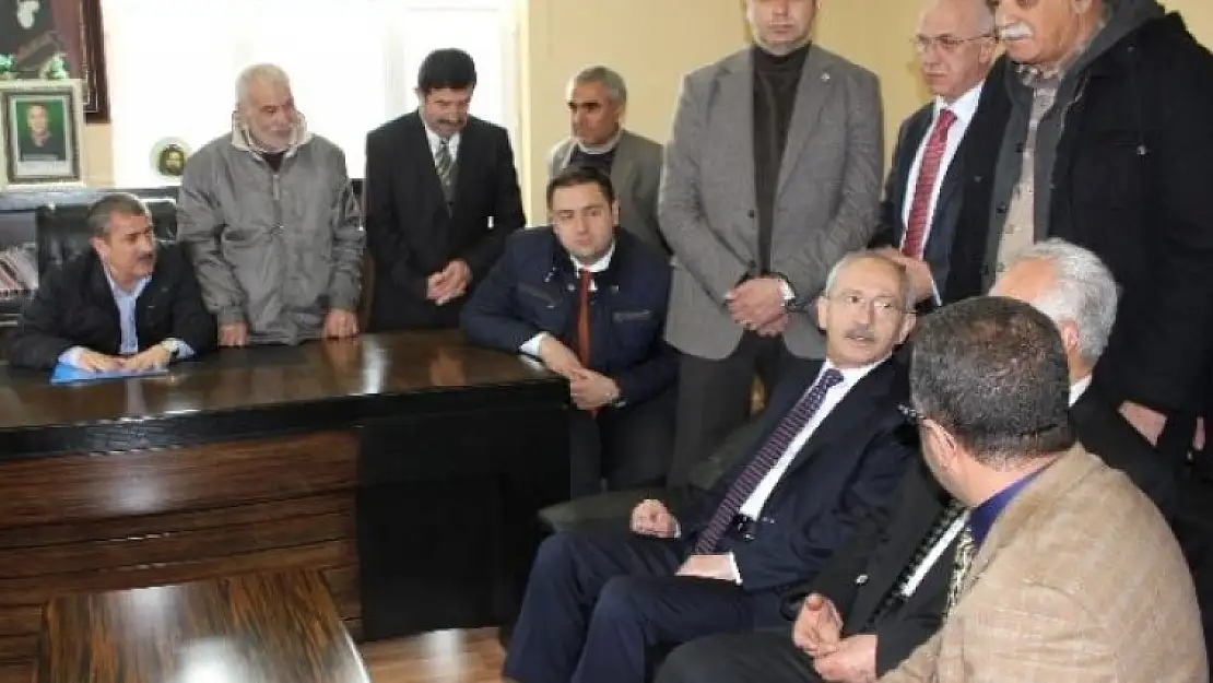 Kılıçdaroğlu Cemevini Ziyaret Etti