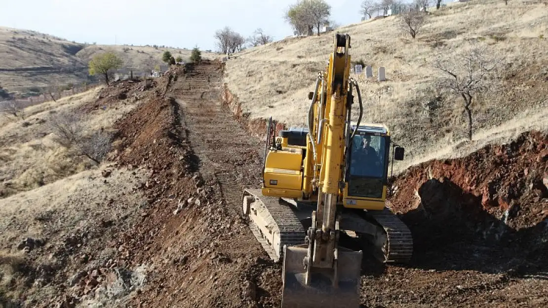 Harput Mezarlığına Bağlantı Yolları Açılıyor