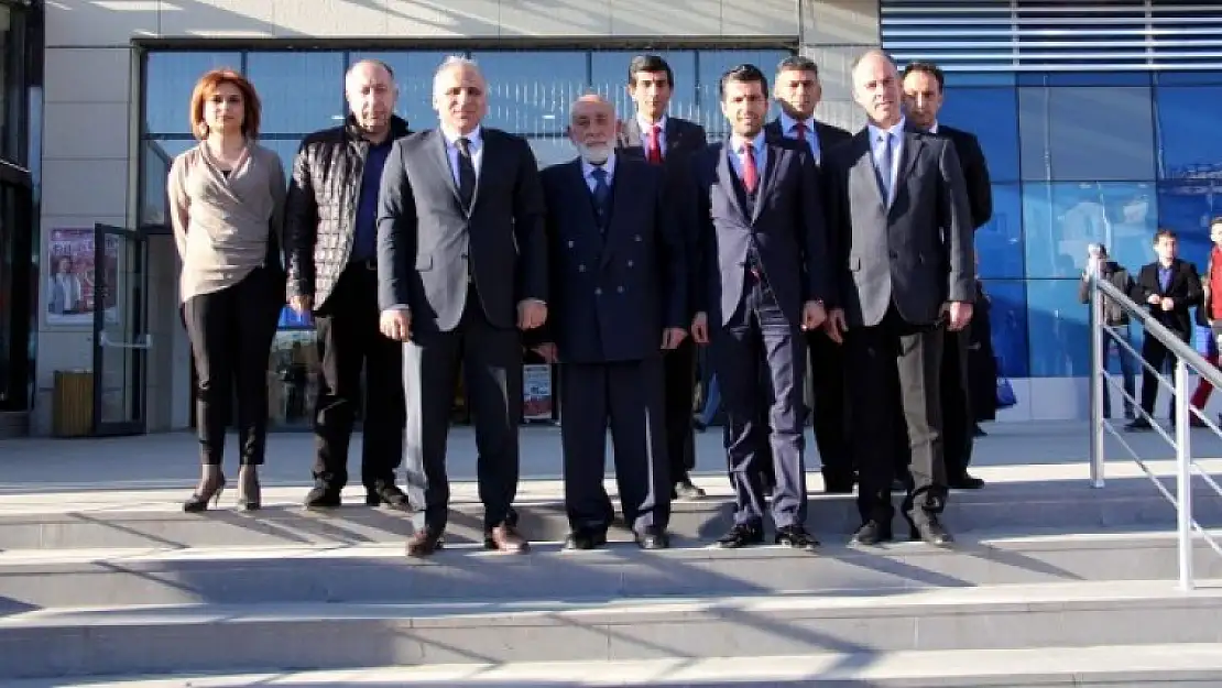 Vali Zorluoğlu'ndan İşadamı Yumakgil'e Ziyaret
