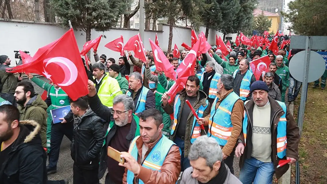 Elazığ'da 300 İşçiden Askerlik Başvurusu