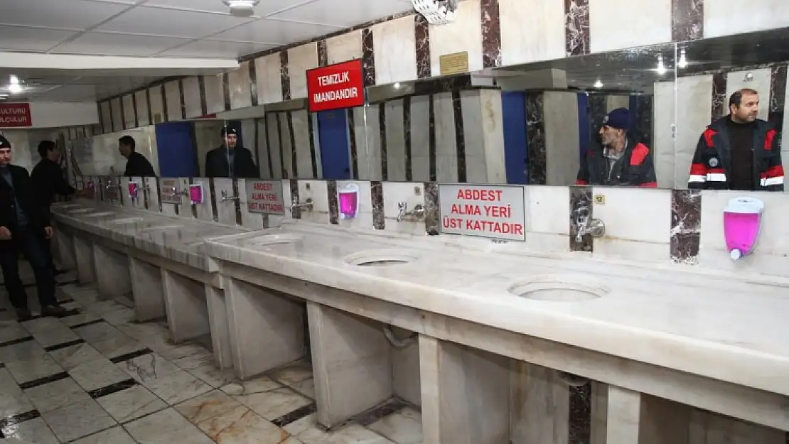 İzzetpaşa Lavaboları 23 Saat Açık