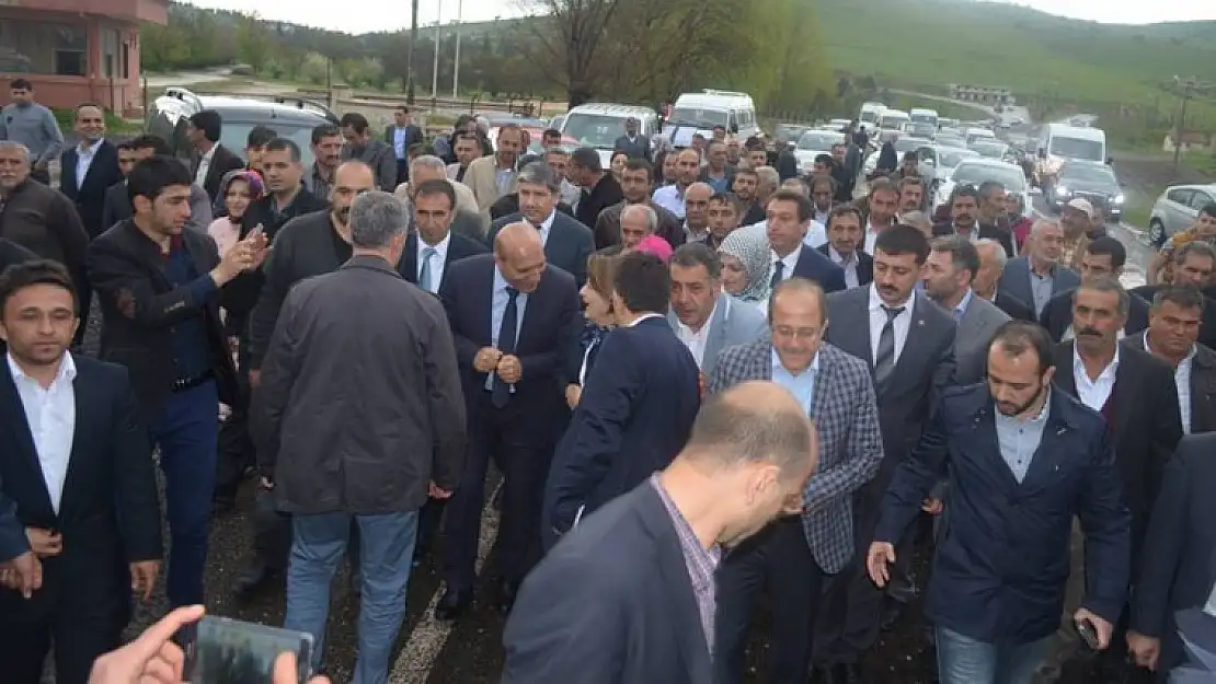 Sivrice Serpil Bulut'u Bağrına Bastı