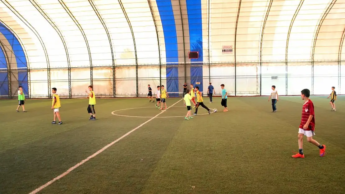 Mahalleler Arası Futbol Turnuvası Sürüyor