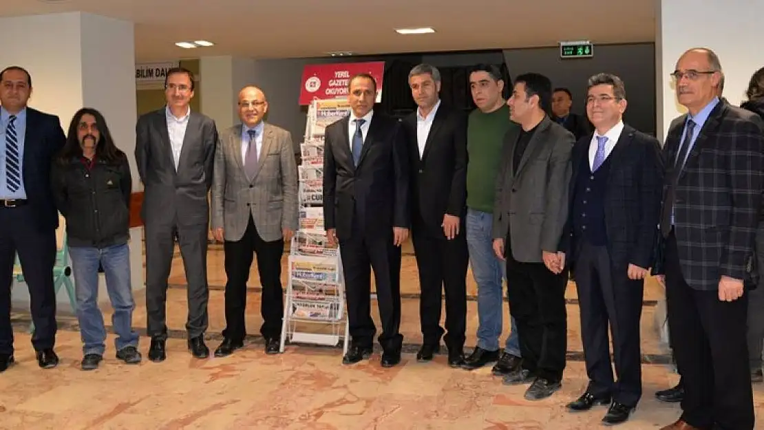 Fırat Üniversitesinden Yerel Gazetelere Destek