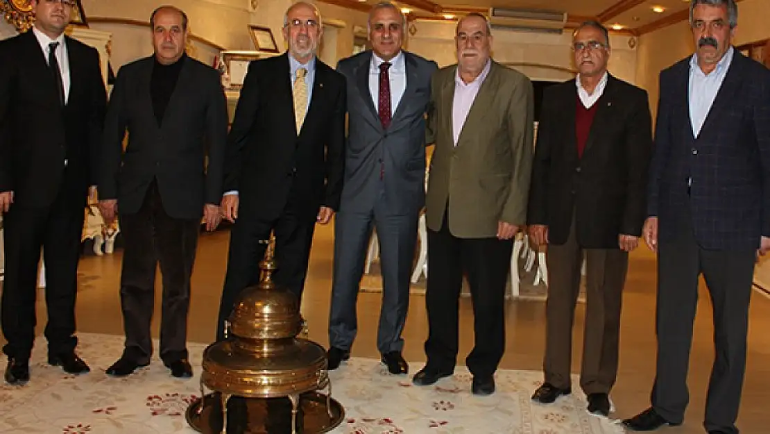 Vali Zorluoğlu Başkan Dumandağ'ı Ziyaret Etti