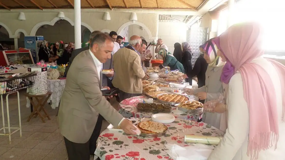 İHH'dan Yetimler Yararına Bir Kermes Daha