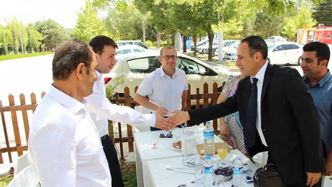 Fırat Üniversitesinde Bayramlaşma Yapıldı