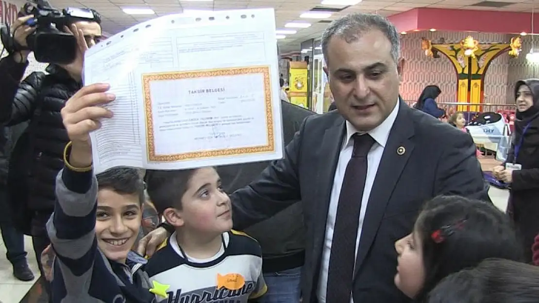 İHHdan Öğrencilere Karne Hediyesi