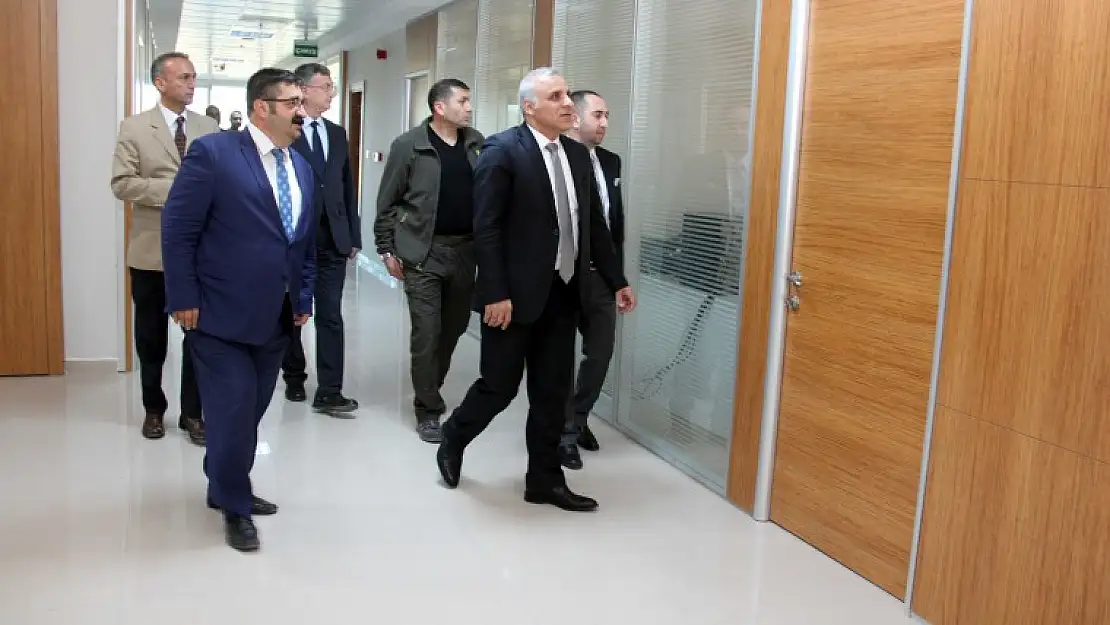 Zorluoğlu Özel İdare Binasını Ziyaret Etti