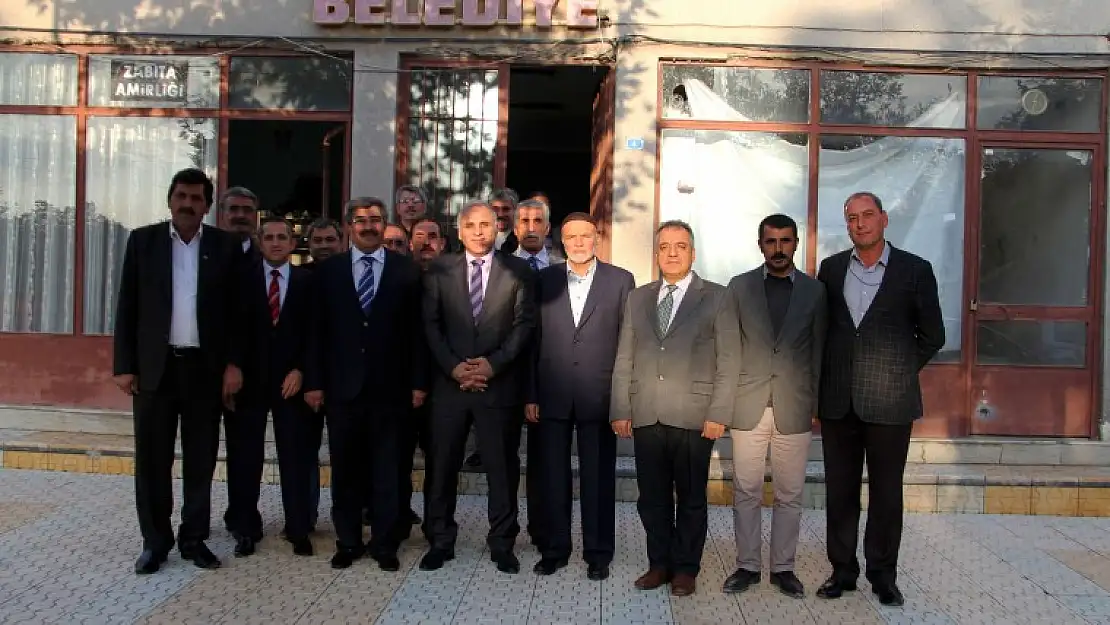Vali Zorluoğlu Yurtbaşı Belediyesini Ziyaret Etti
