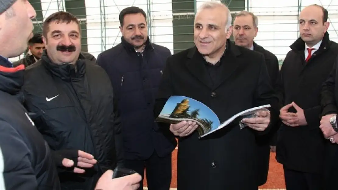Vali Zorluoğlu Spor Kompleksinde Ne Dedi?