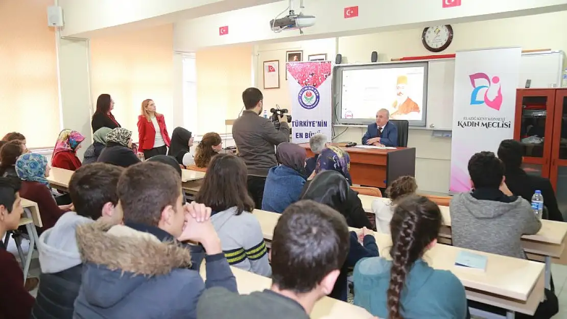 Gençler, Milli Şair'i Andı