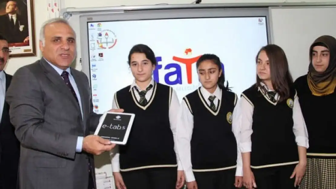 Tablet Bilgisayar Dağıtımı Yapıldı