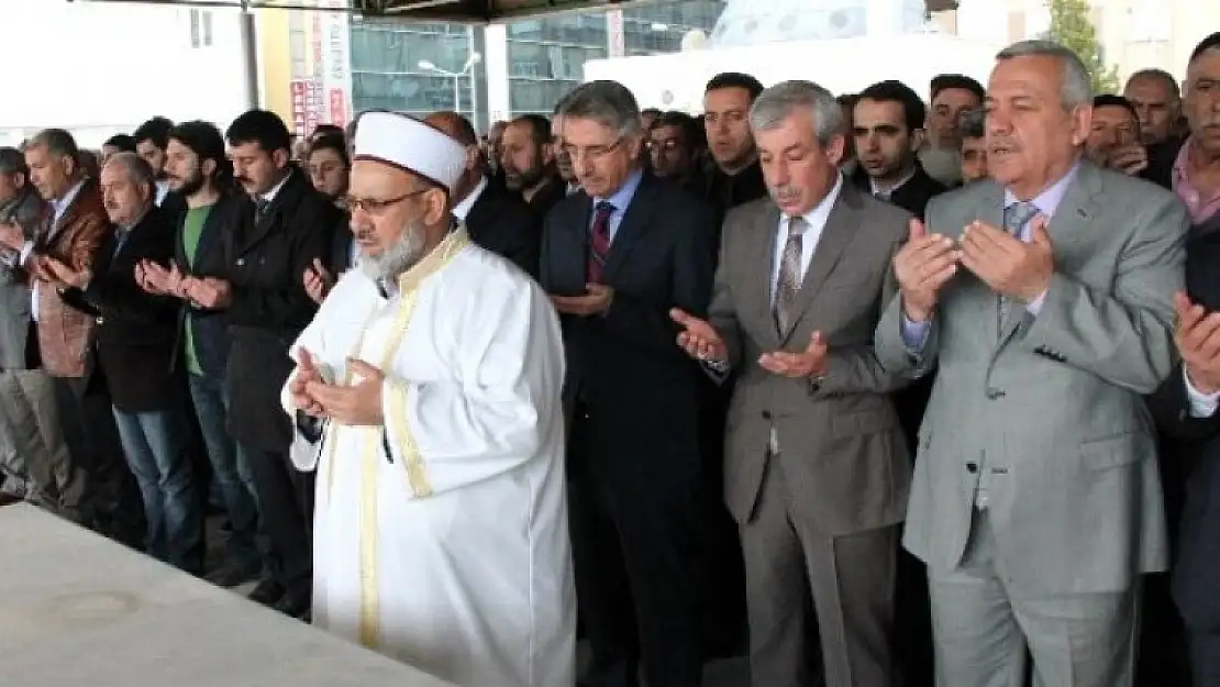 Şehit Savcı İçin Gıyabi Cenaze Namazı