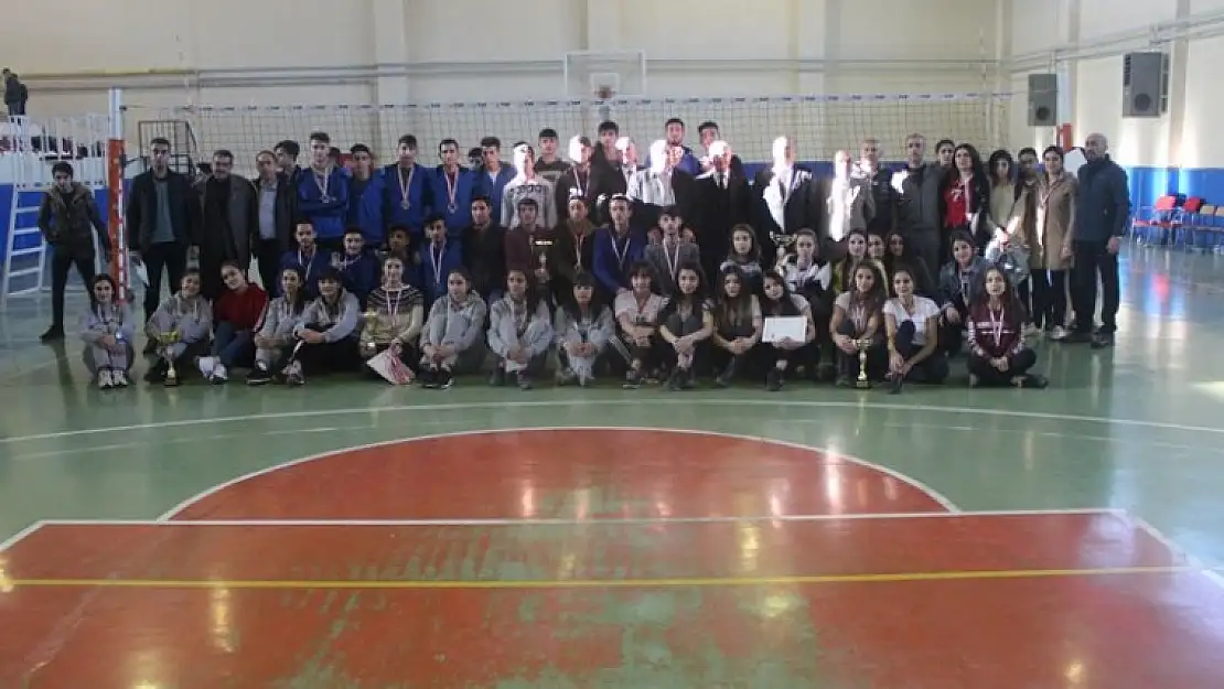 Voleybol Gençler (A) İl Birincisi Belli Oldu
