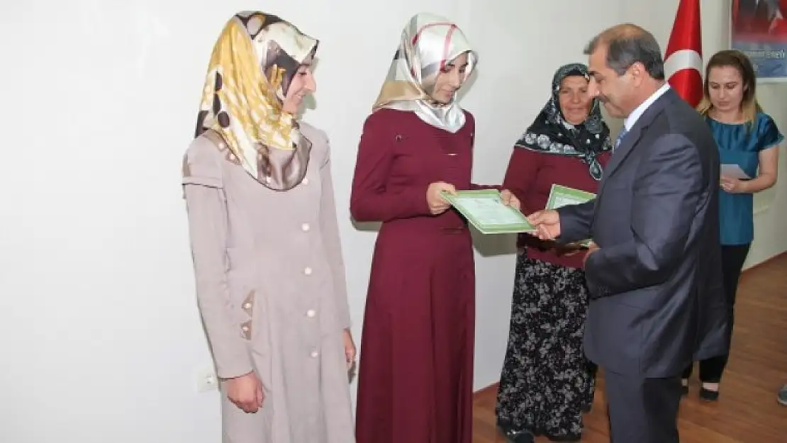 Kadın Çiftçiler Sertifikalarını Aldı
