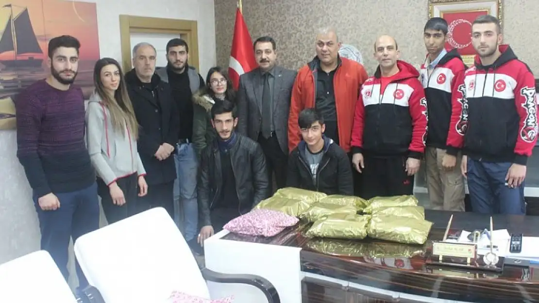 Elazığ'lı Kick-Boks Sporcularına Madalyalar