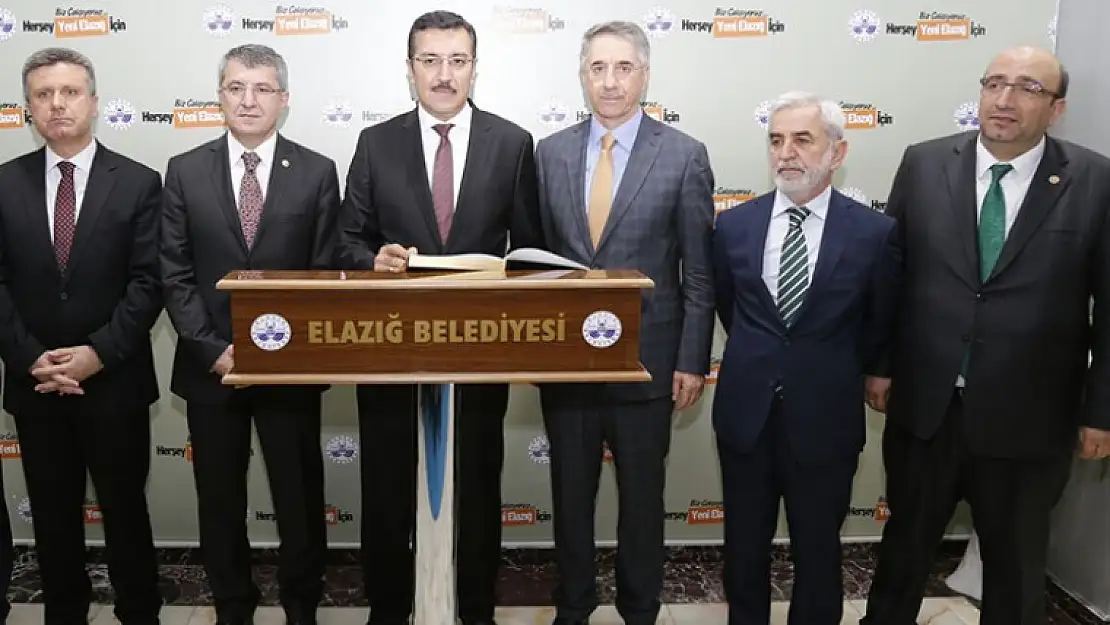 Bakan Tüfenkci Elazığ Belediyesini Ziyaret Etti