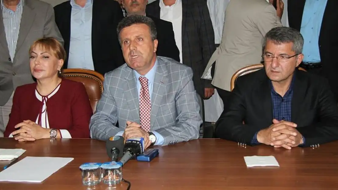Yasemin Açık'tan Ak Parti'ye Destek
