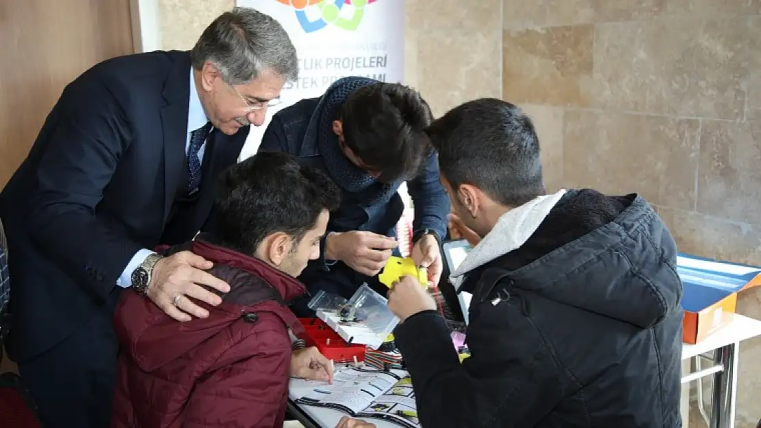 Elazığ Bilim İnsanını Yetiştiriyor!