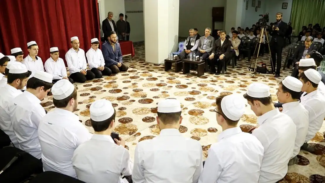 Başkan Yanılmaz Hafızlarla Buluştu