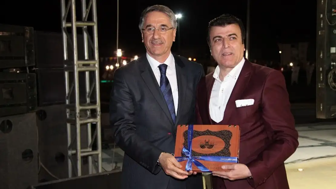 Kültür Parkta Ömer Çapar Konseri
