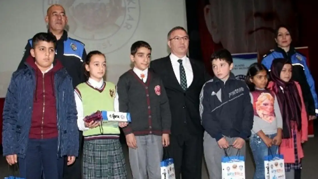 Dereceye Giren Çocuklar Ödüllendirildi