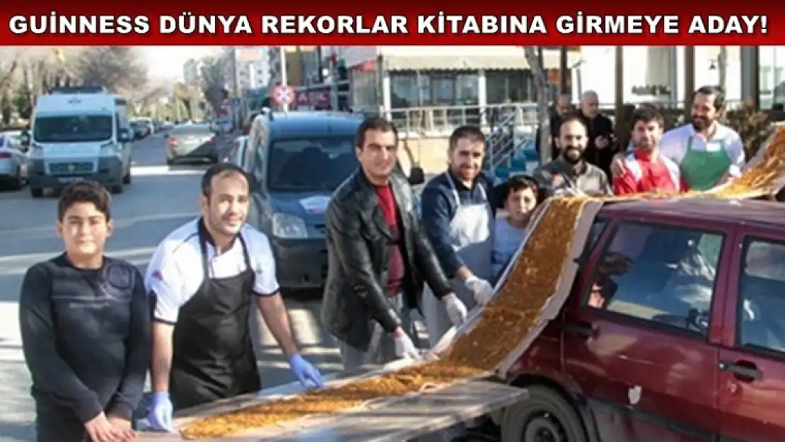 34 Metrelik Lahmacun Caddeye Taştı