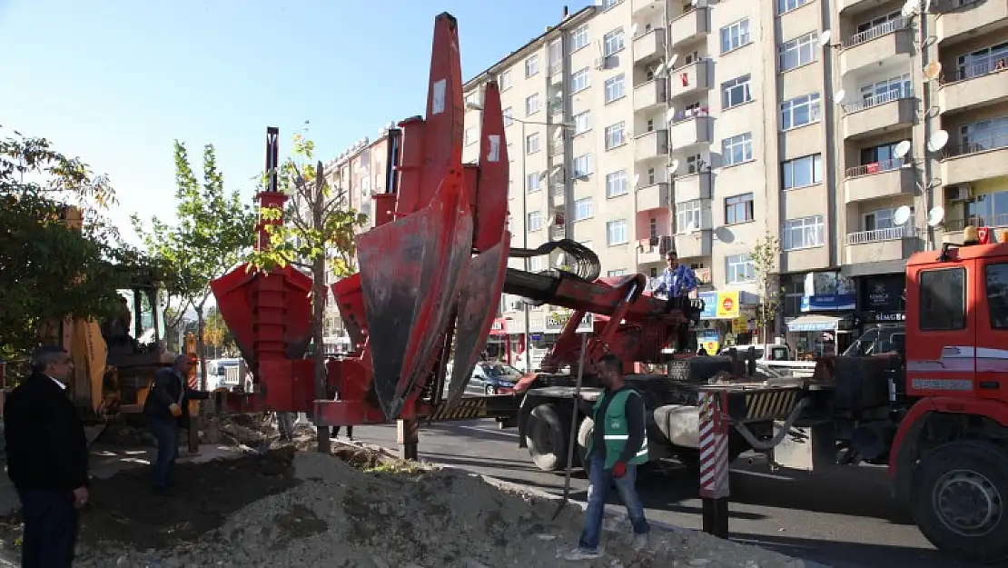 Zübeyde Hanım Caddesi Ağaçlandırılıyor