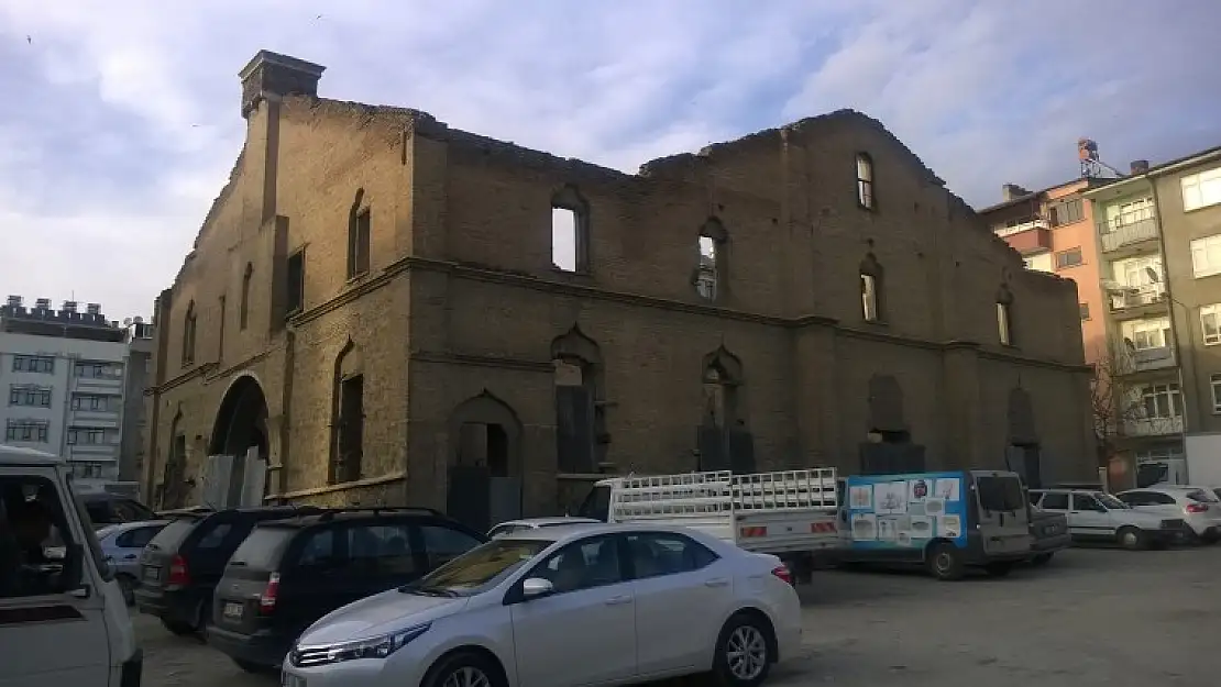 Tarihi Kiliseye Otel Ruhsatı İddiası!