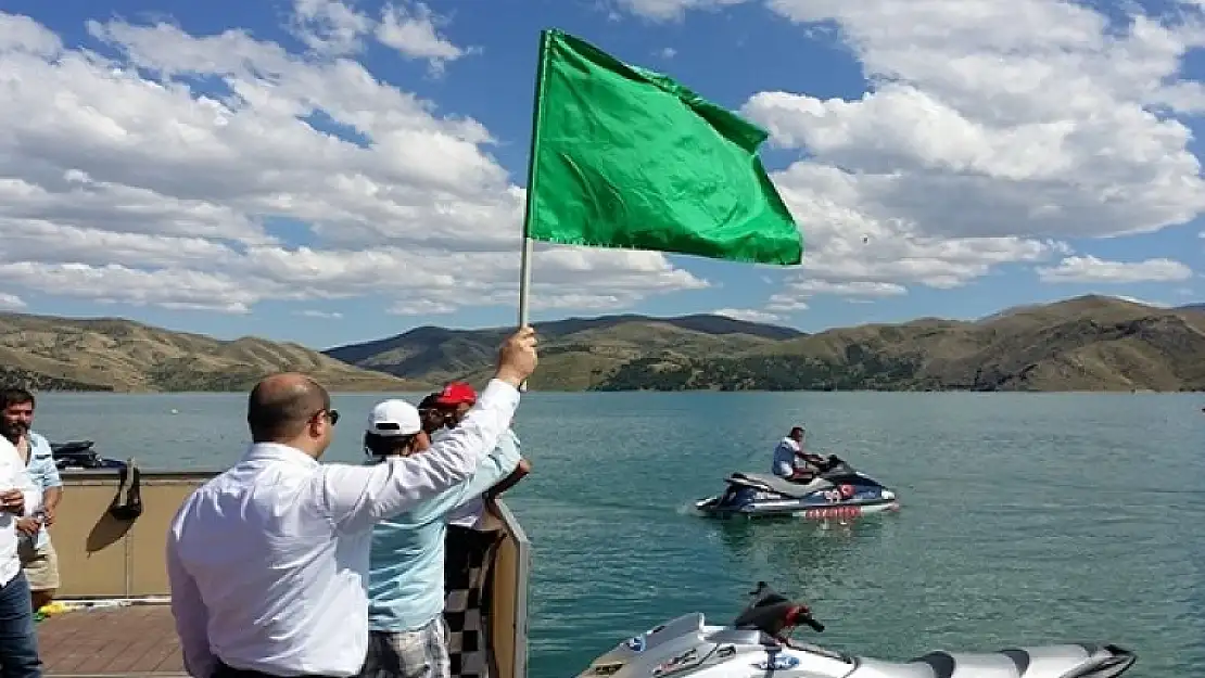 Su Jeti ve Flyboard Şampiyonası Keban'da Yapıldı