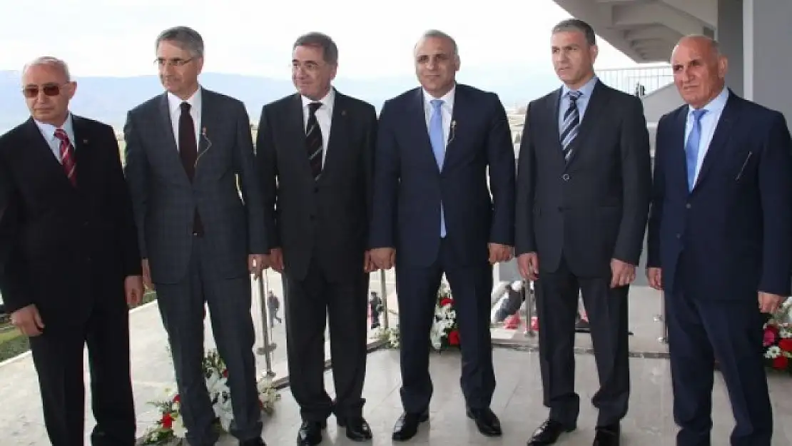 Hipodromda Sezon Açılışı Gerçekleştirildi