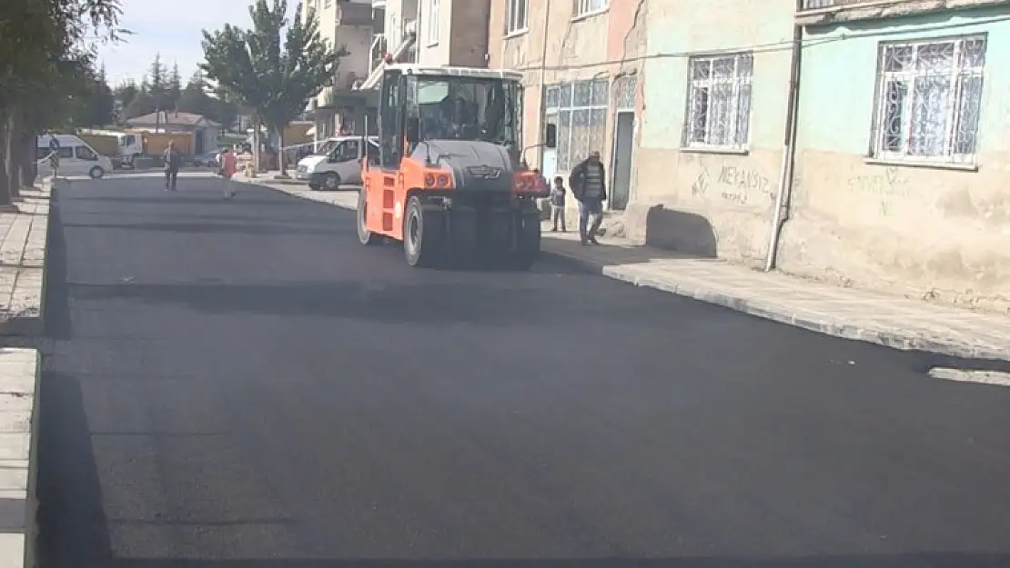 Elazığ Belediyesinin Asfalt Hamlesi Sürüyor