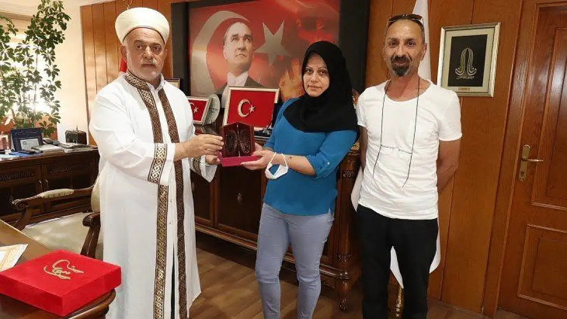Gürcü kadın Elazığ'da Müslüman olup Elif ismini aldı