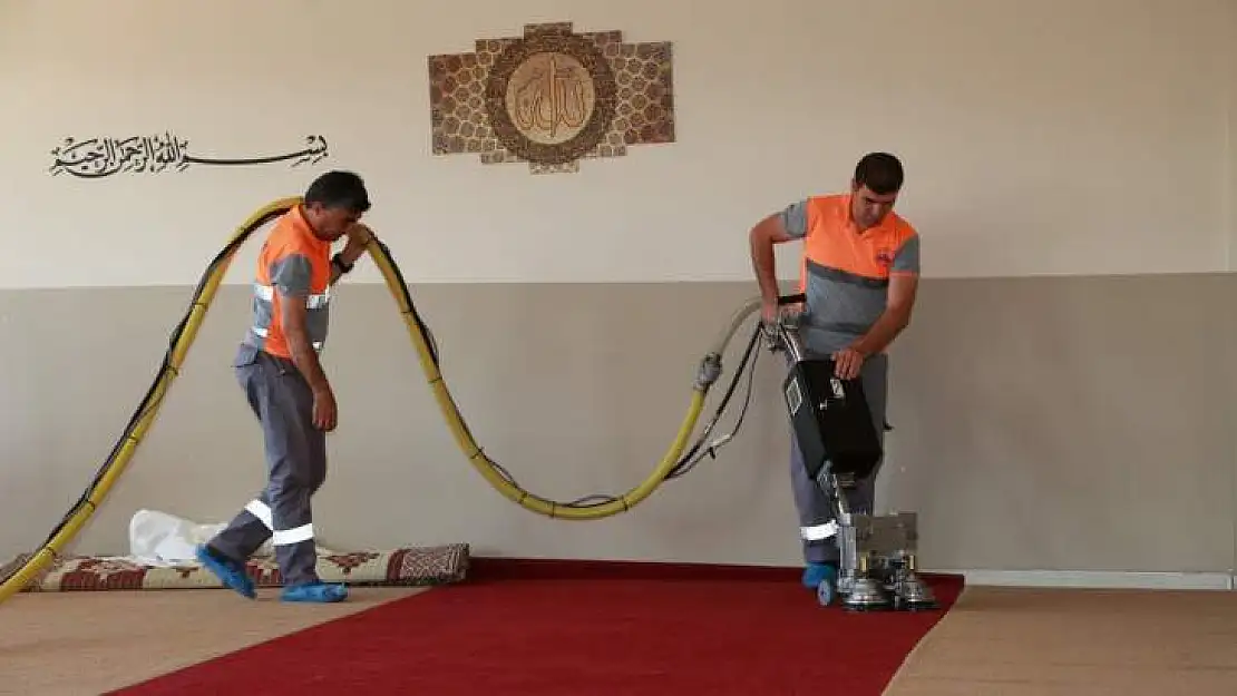 Camiler Temizlendi