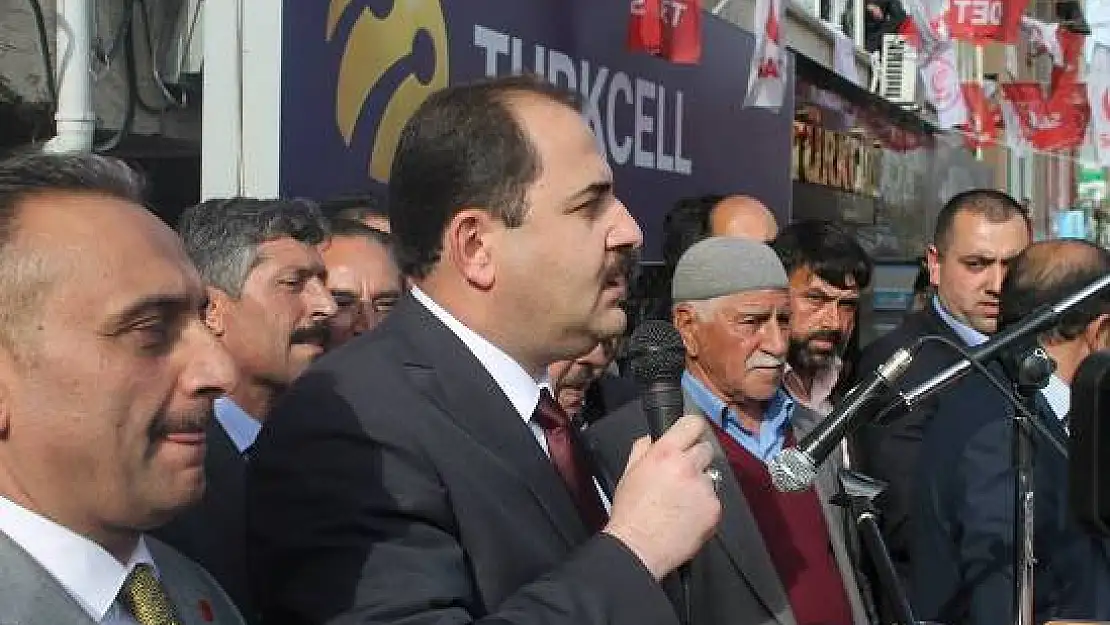Kovancılar'da Miting Gibi Açılış