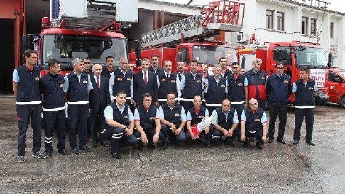 Yanılmaz 'İtfaiyecileri Kutluyorum'