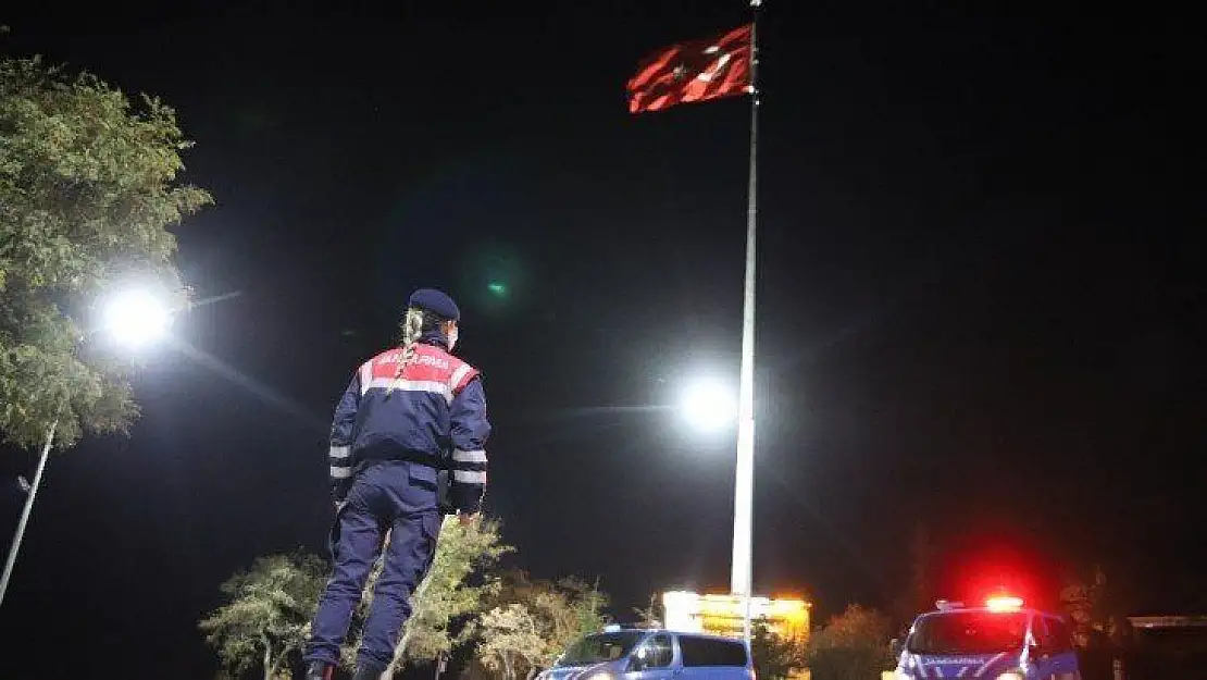 Jandarma en uzun gecede de görevde