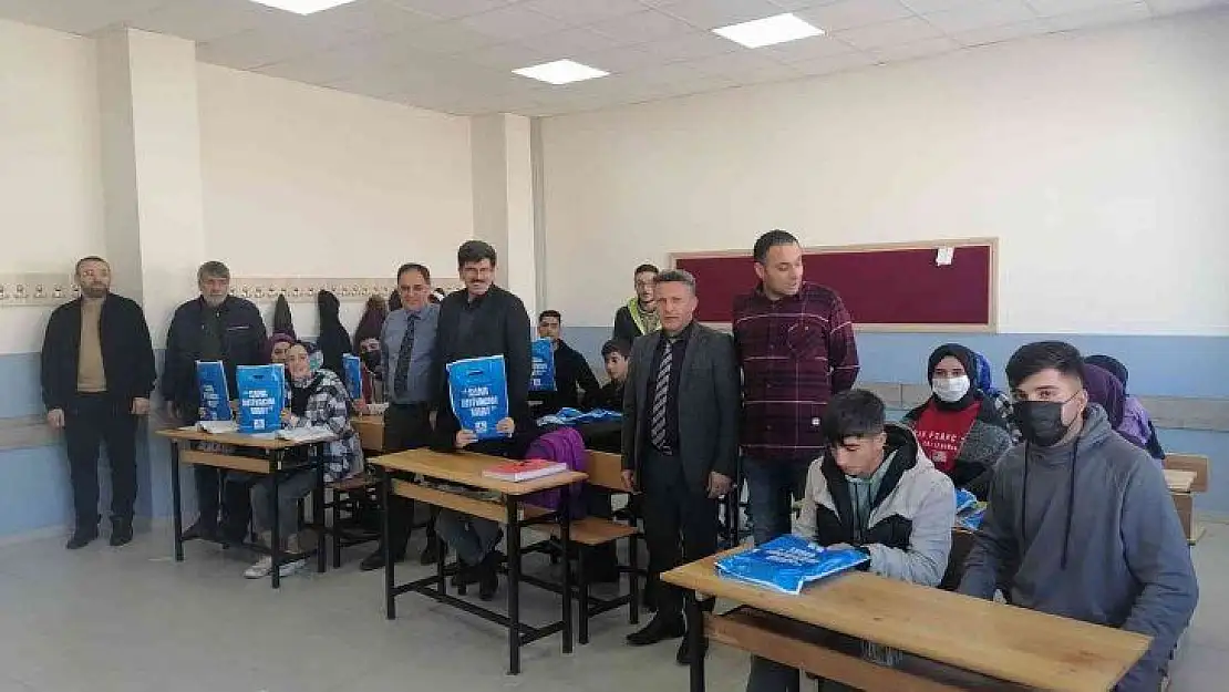 İlçelere kitap desteği devam ediyor