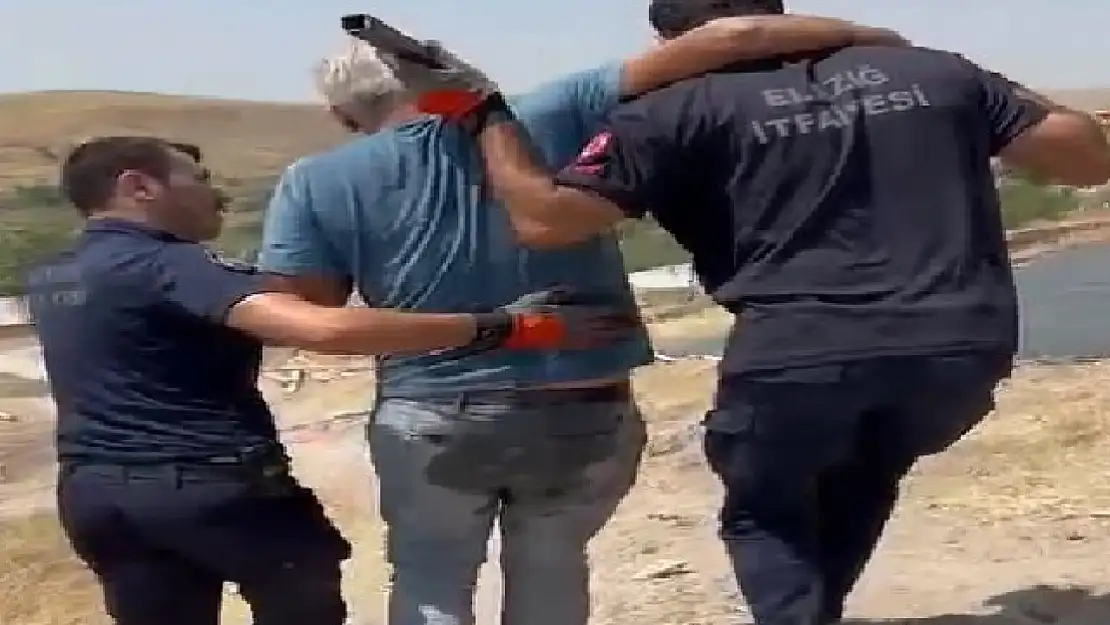 Demir profili vatandaşın kulağına saplandı