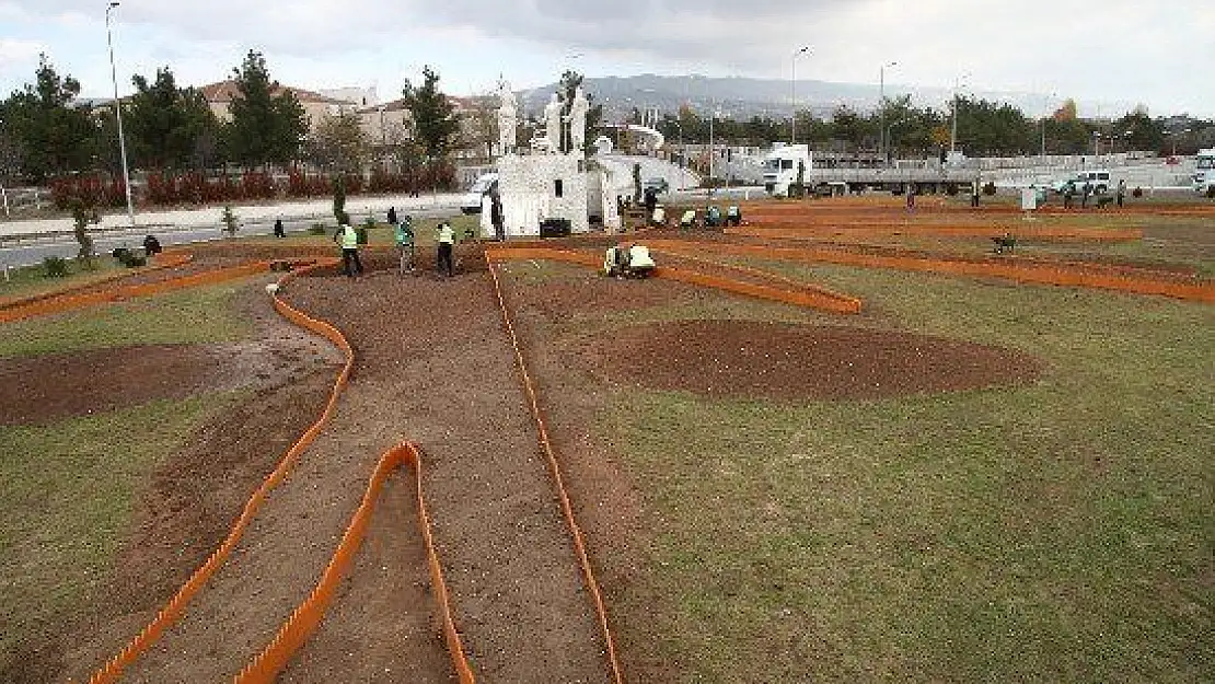 Belediye Lale ve Sümbül Dikiyor