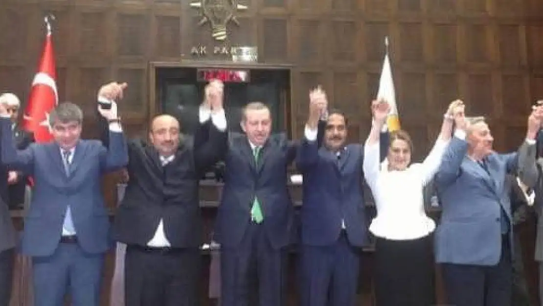 Orhan'dan Zehir Zemberek İstifa!