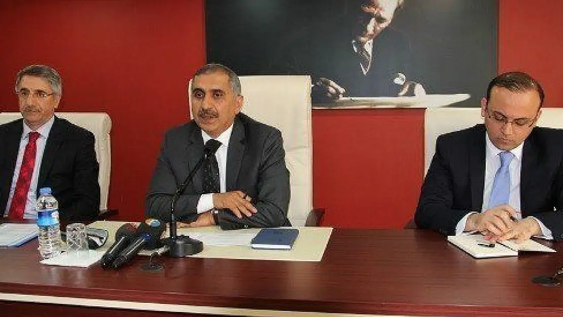Vali Koçak Muhtarlarla Buluştu