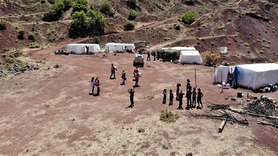 Mangal kömürü işçilerinin çadırda yaşamı başladı 'Bizim alnımızın teri ve mutluyuz'