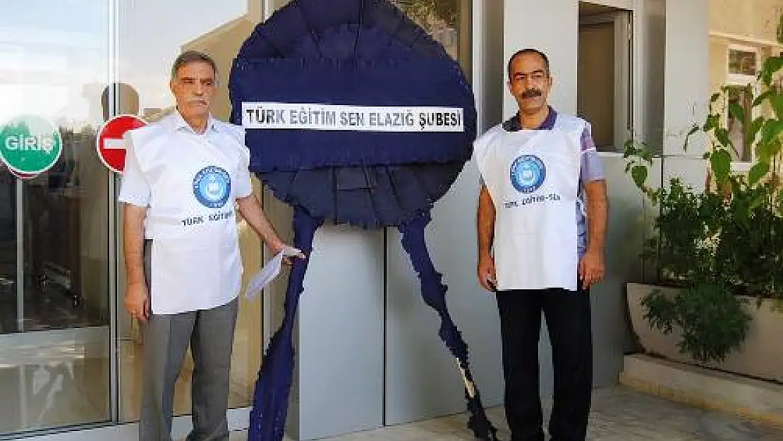 Milli Eğitim'e Siyah Çelenk