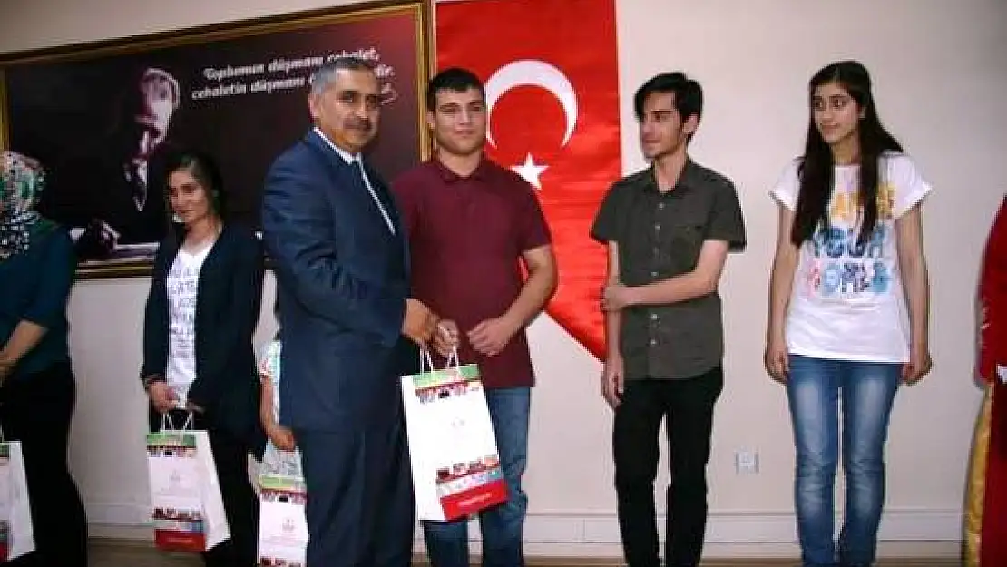 Başarılı Öğrenciler Ödüllendirildi