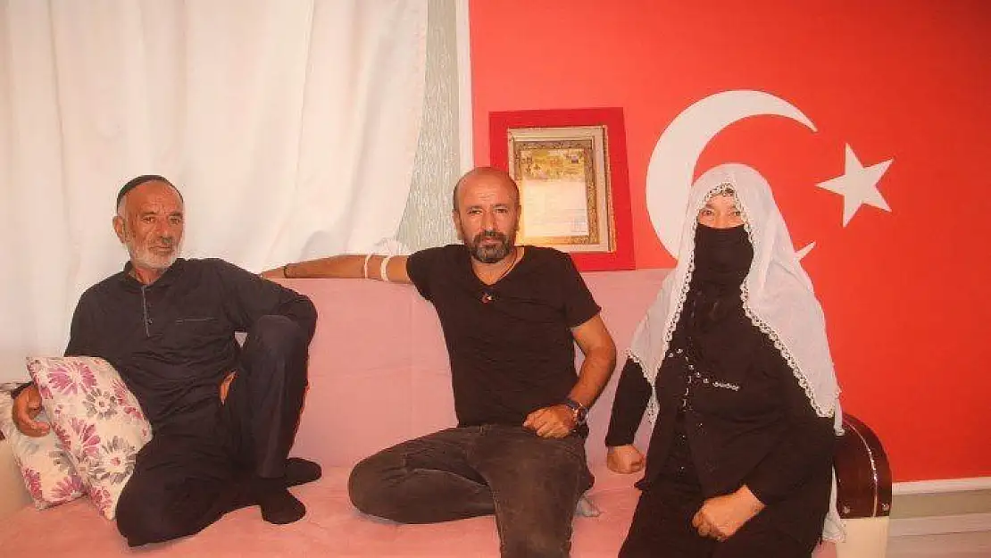 Meral Akşener'in kahvehane ziyaretinde tepki gösteren şehit ağabeyine ailesinden destek